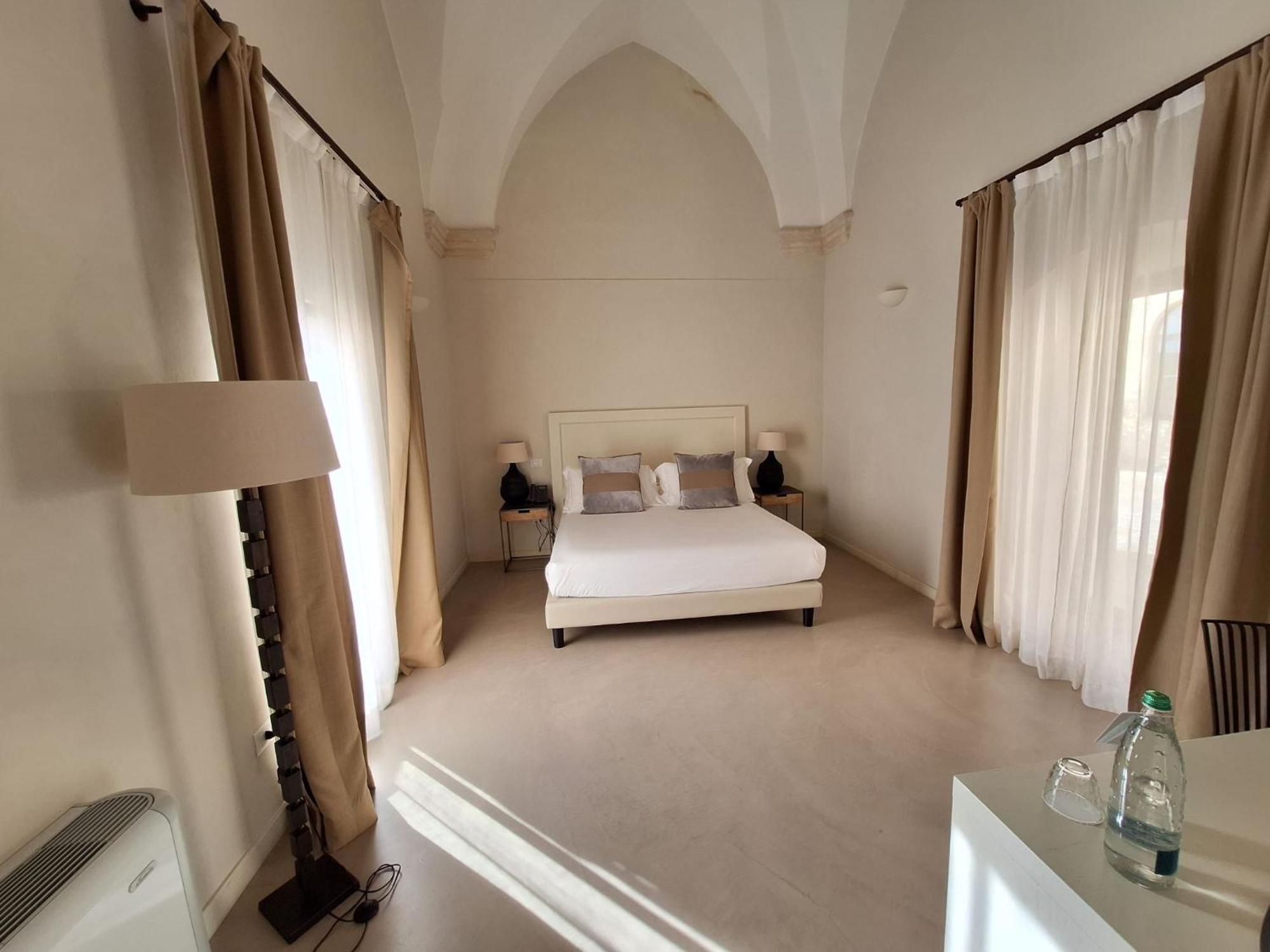 Chiostro Dei Domenicani - Dimora Storica Lecce Bagian luar foto